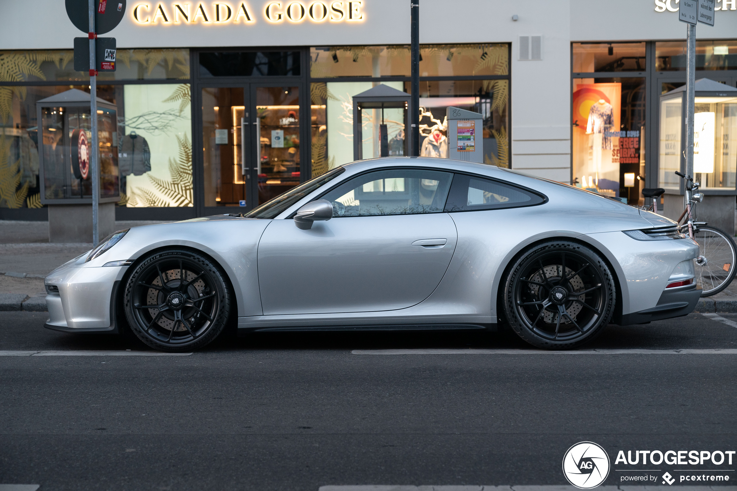 Porsche 992 GT3 Touring