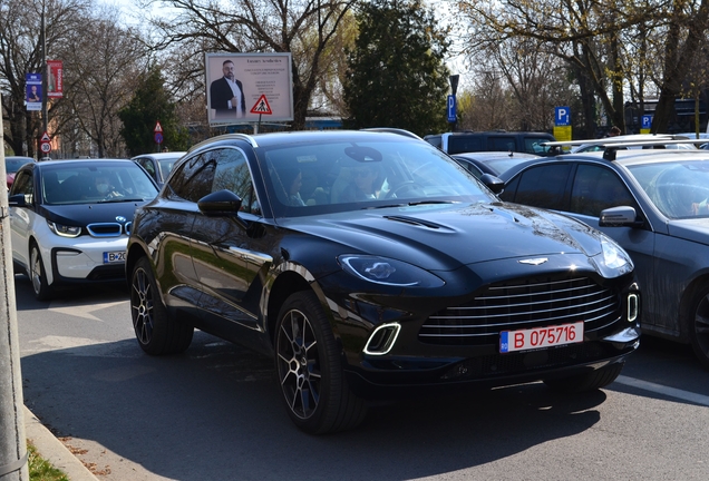 Aston Martin DBX