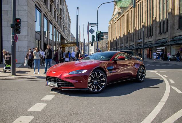 Aston Martin V8 Vantage 2018