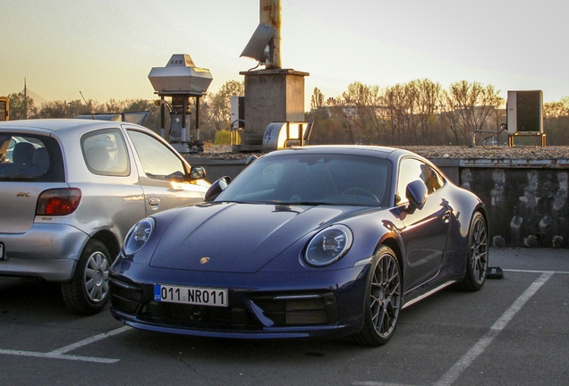 Porsche 992 Carrera 4S