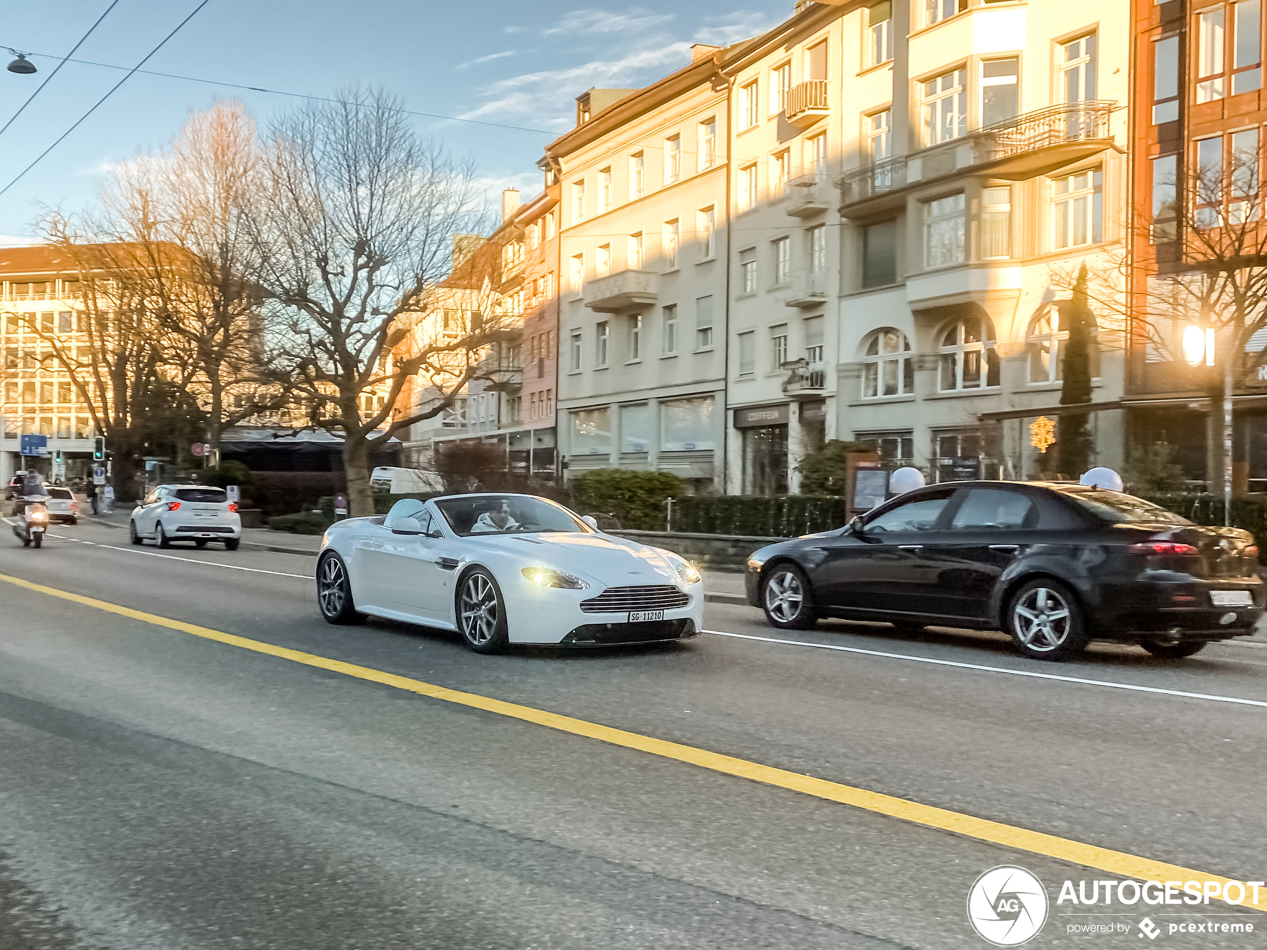 Aston Martin V8 Vantage Roadster 2012