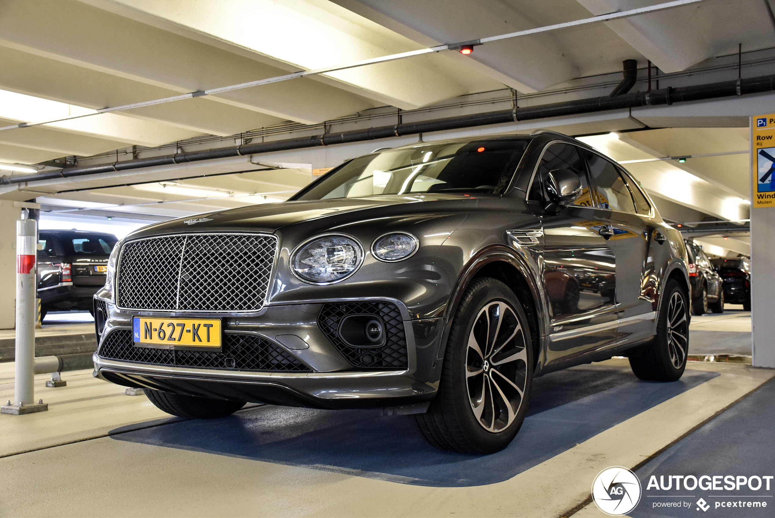 Bentley Bentayga Hybrid 2021