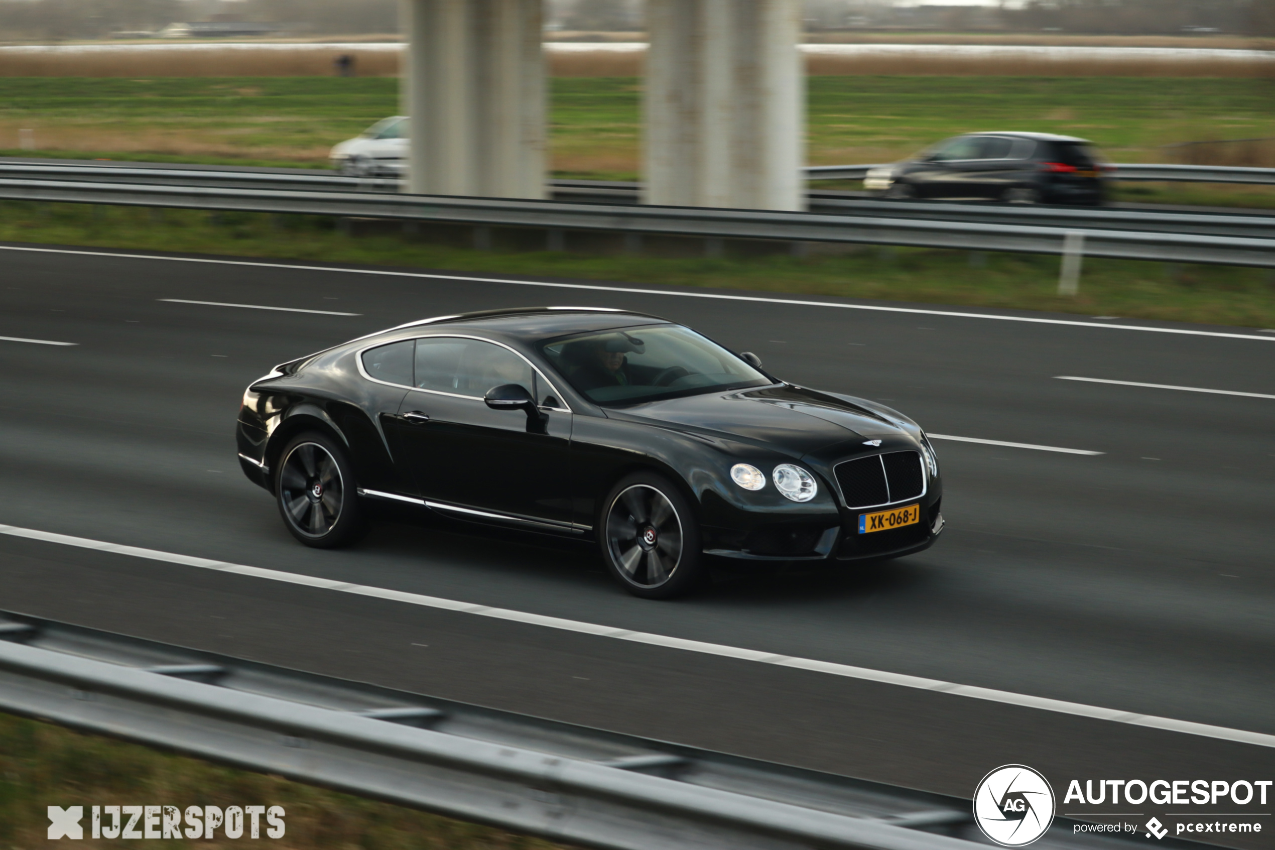 Bentley Continental GT V8