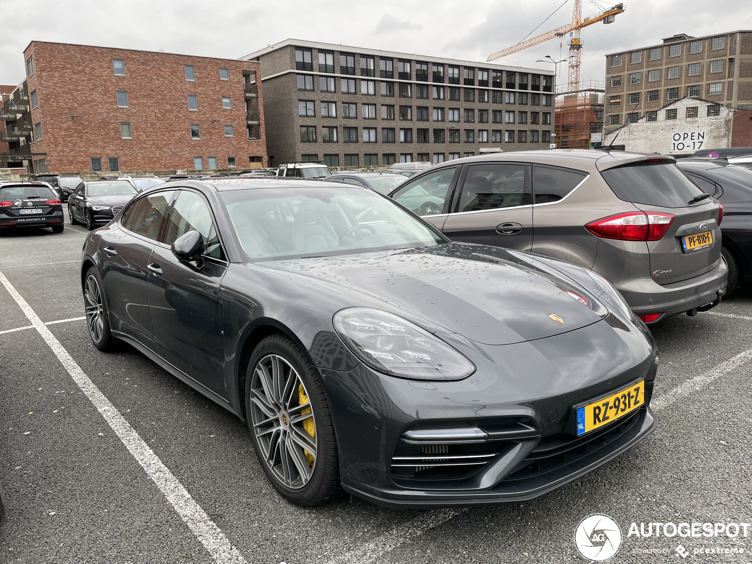 Porsche 971 Panamera Turbo S E-Hybrid Executive