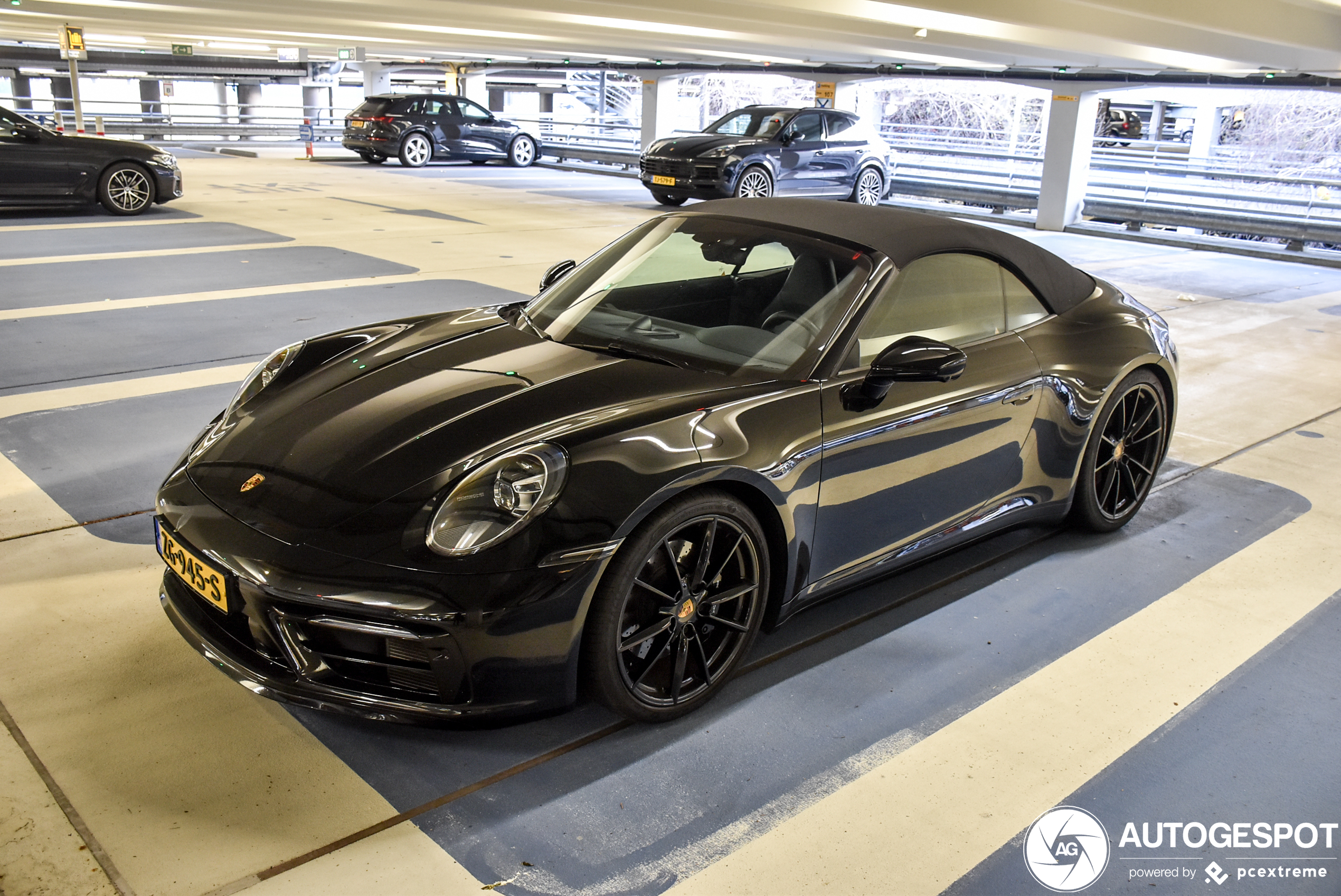 Porsche 992 Carrera 4S Cabriolet