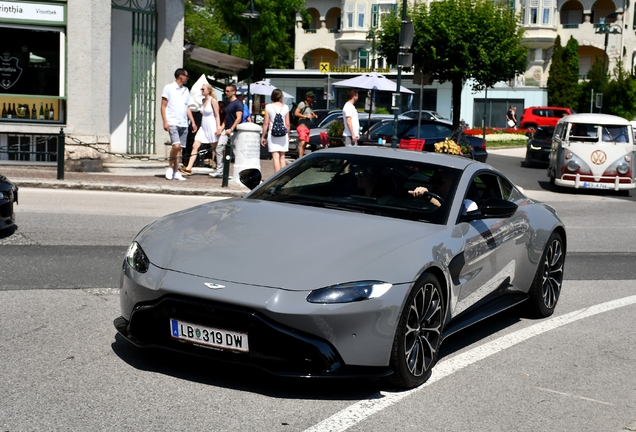 Aston Martin V8 Vantage 2018