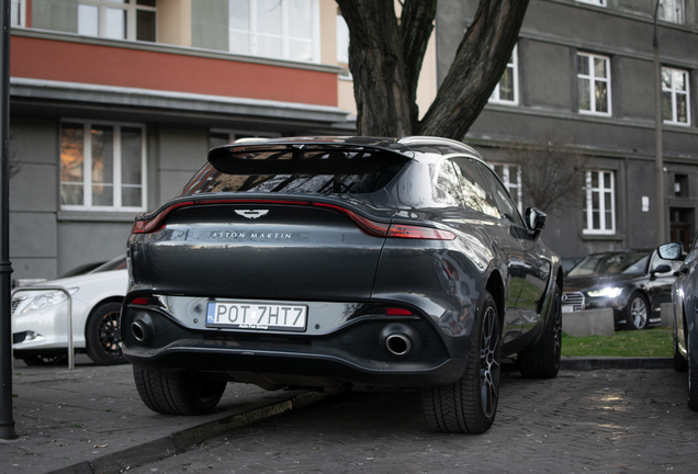 Aston Martin DBX