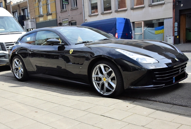 Ferrari GTC4Lusso T