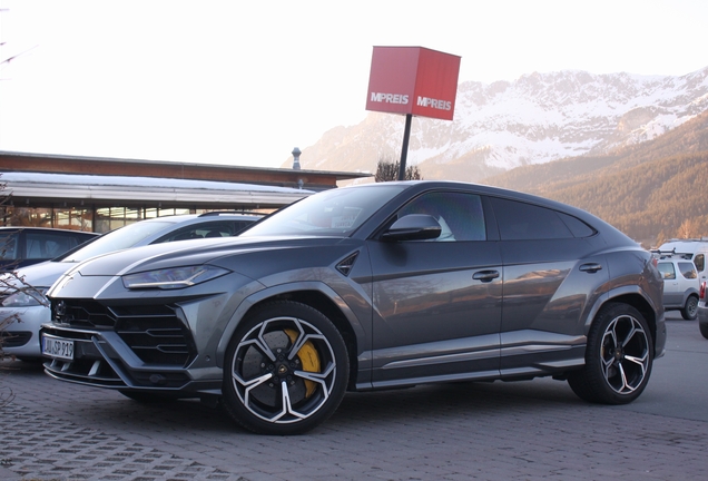 Lamborghini Urus