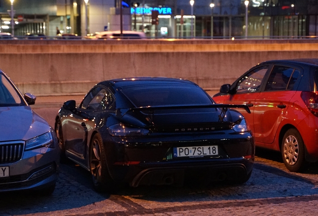 Porsche 718 Cayman GT4