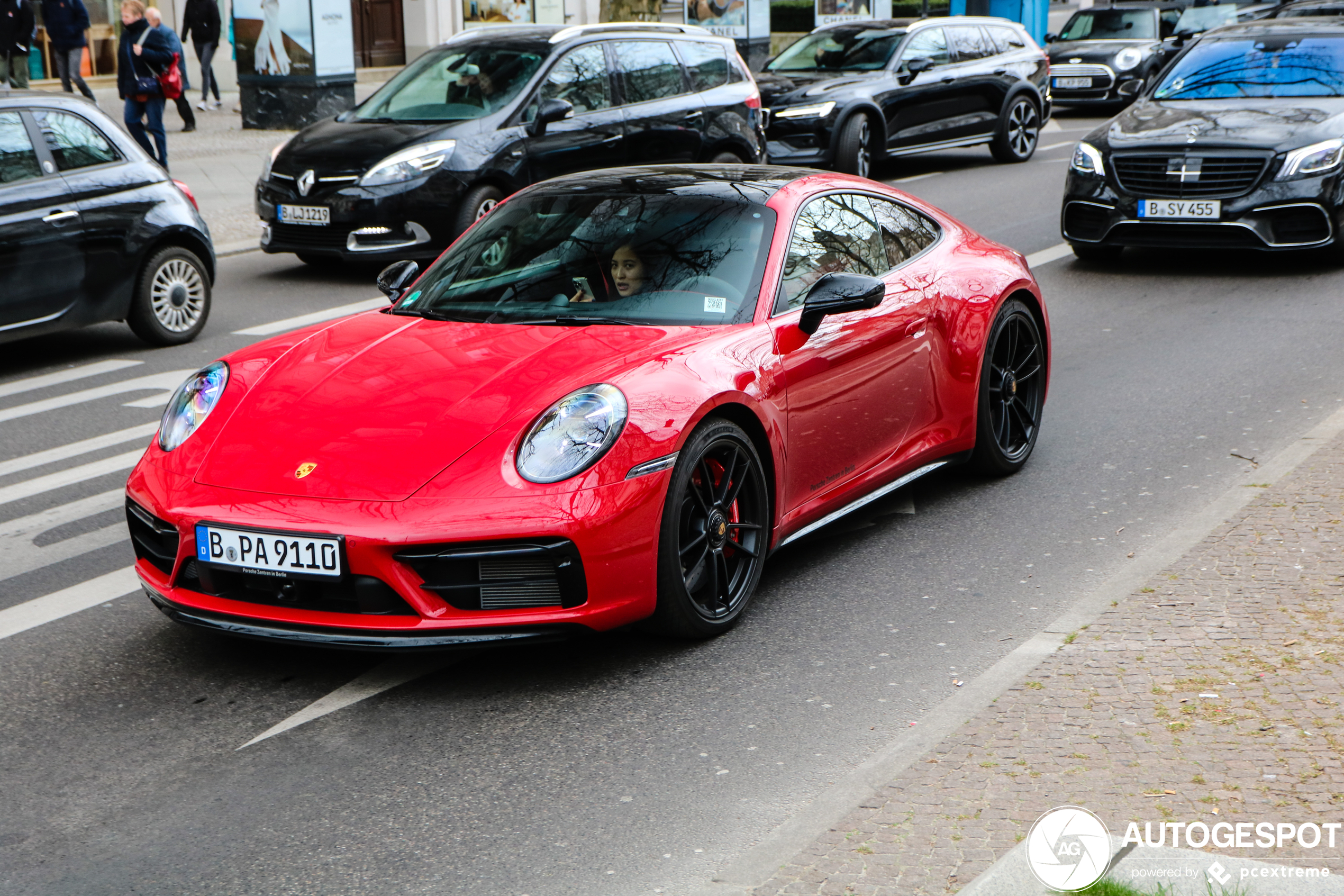 Porsche 992 Carrera 4 GTS