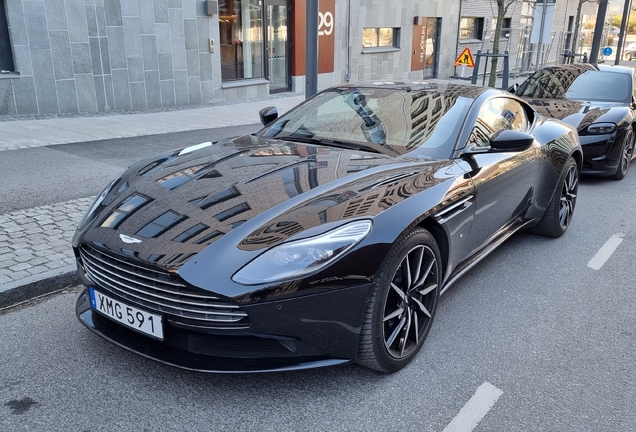 Aston Martin DB11