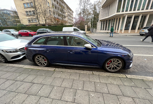 Audi RS4 Avant B9