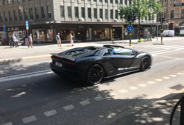 Lamborghini Aventador S LP740-4 Roadster