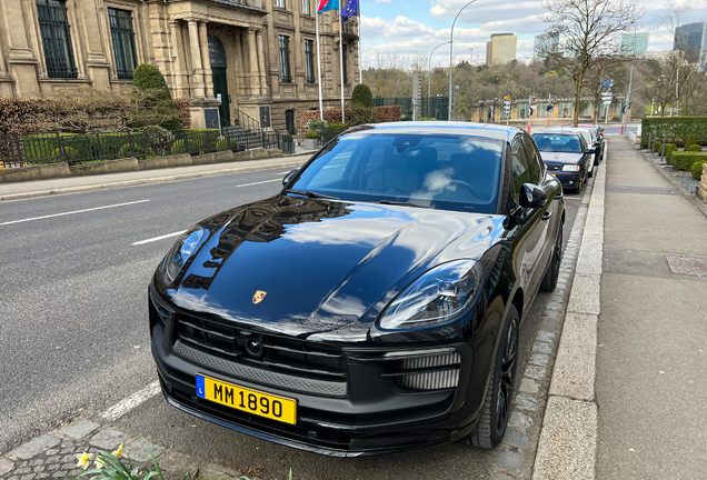 Porsche 95B Macan GTS MkIII