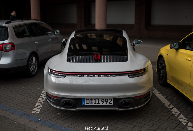 Porsche 992 Carrera 4S