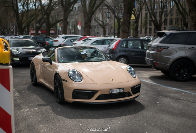 Porsche 992 Carrera 4S Cabriolet