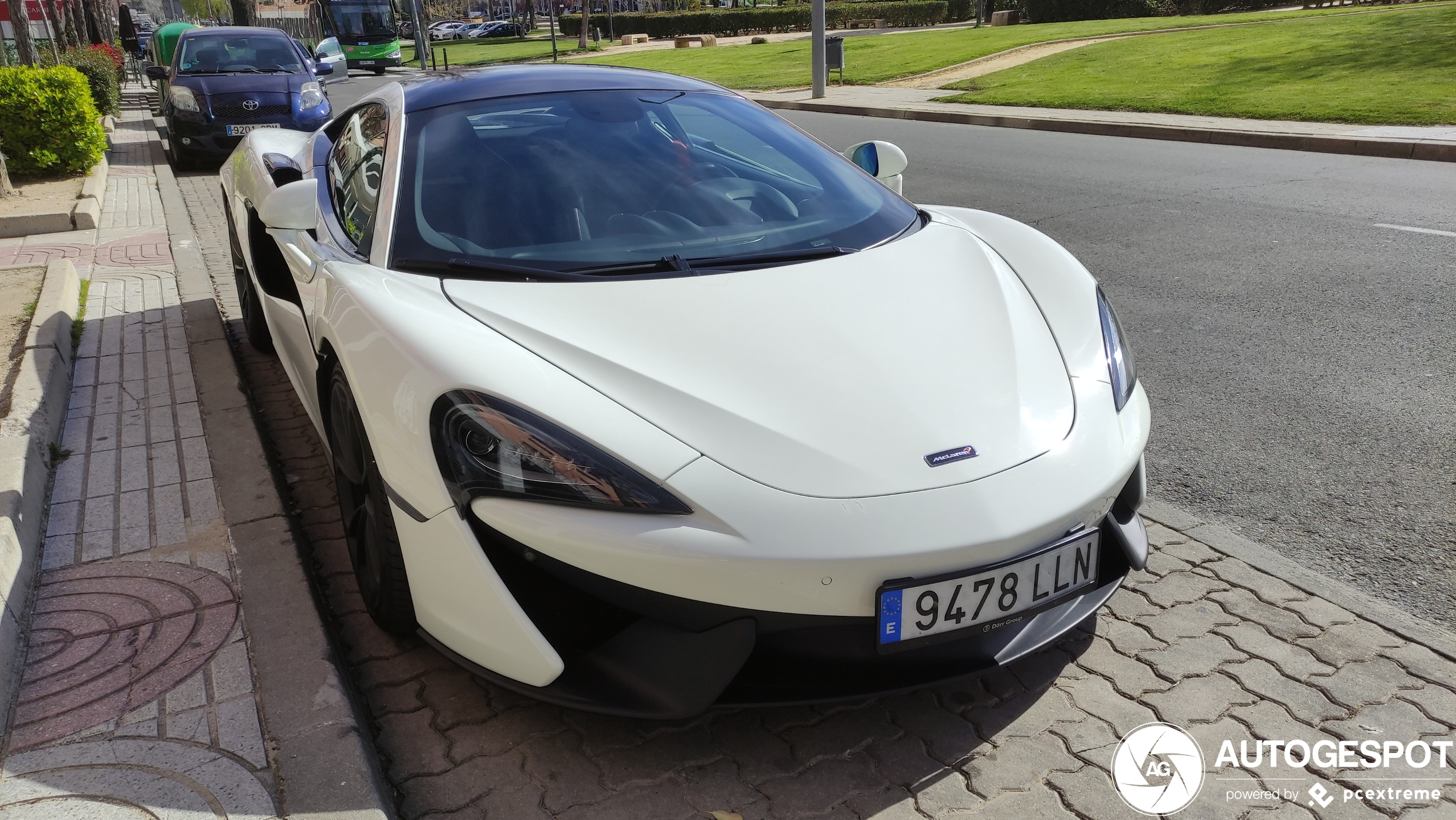 McLaren 570GT