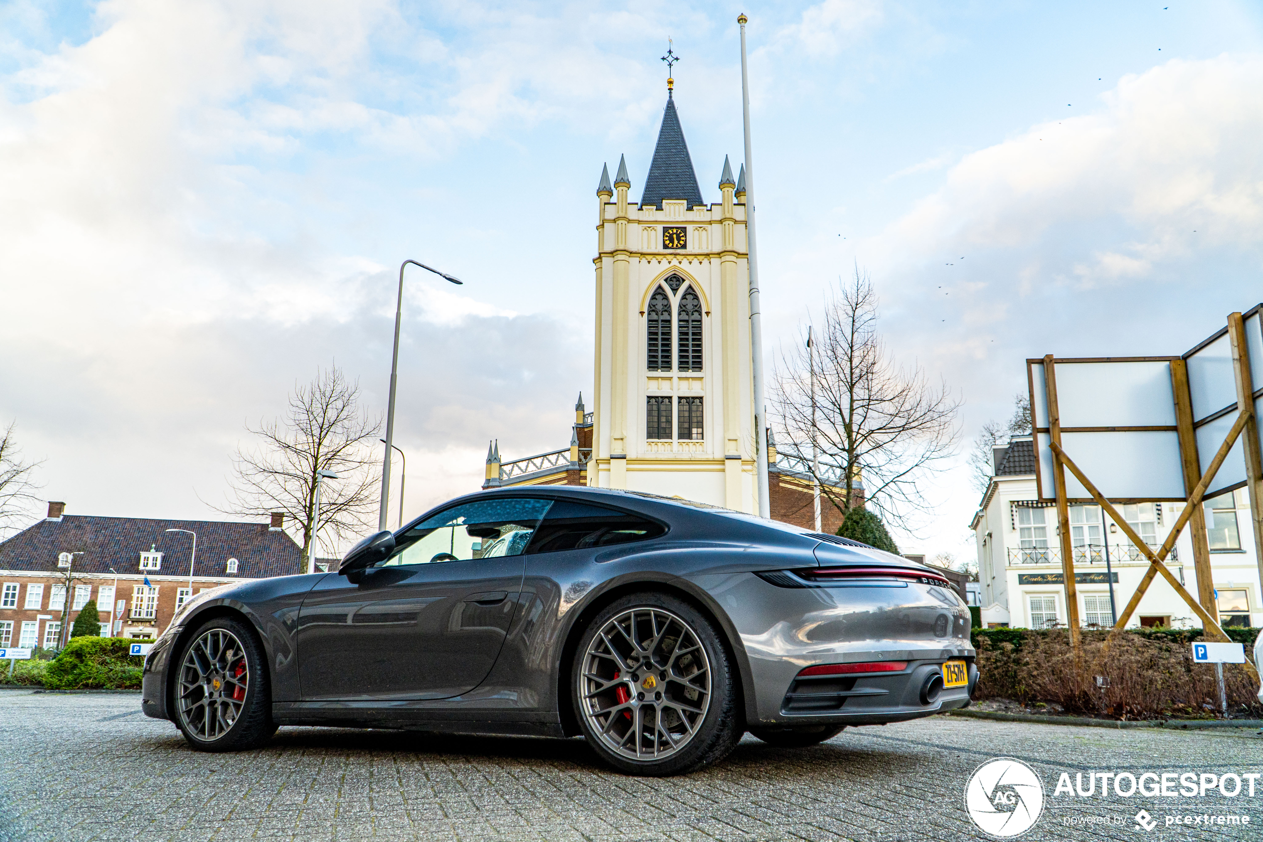 Porsche 992 Carrera 4S