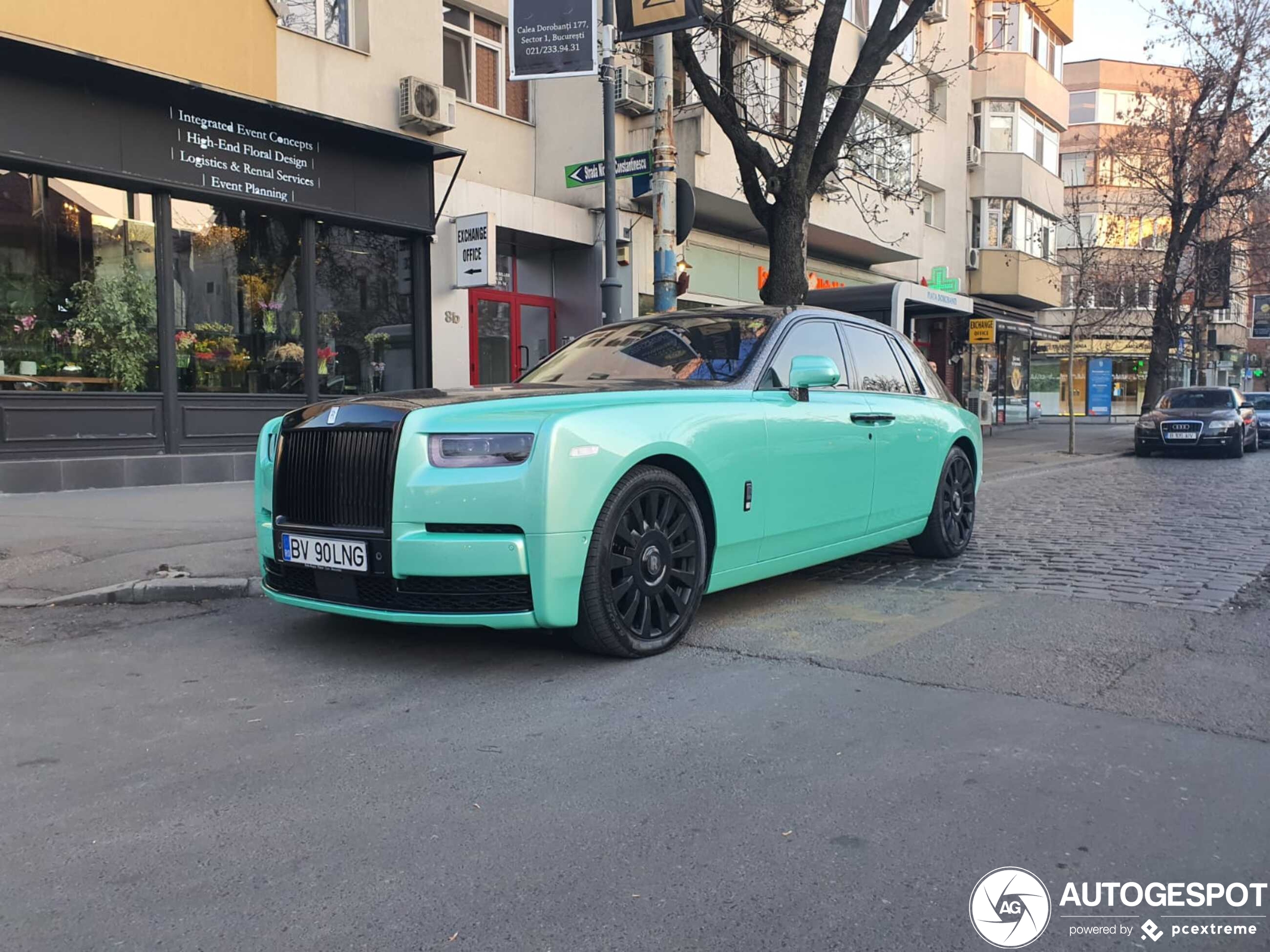 Rolls-Royce Phantom VIII voorzien van zachtaardig kleurtje