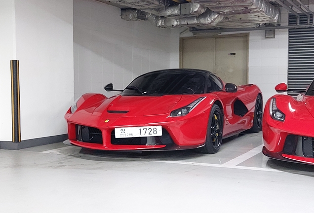 Ferrari LaFerrari Aperta