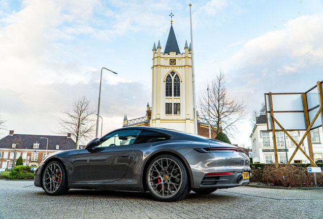 Porsche 992 Carrera 4S