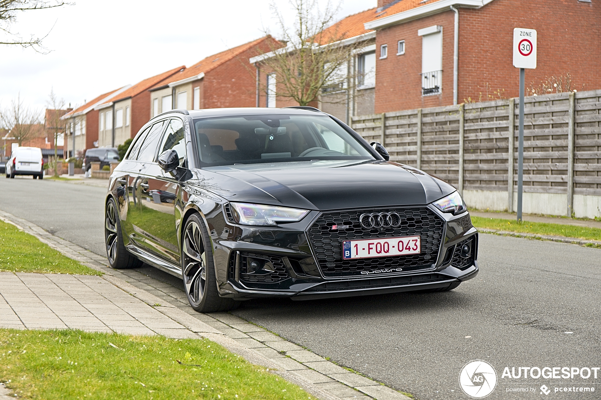 Audi RS4 Avant B9