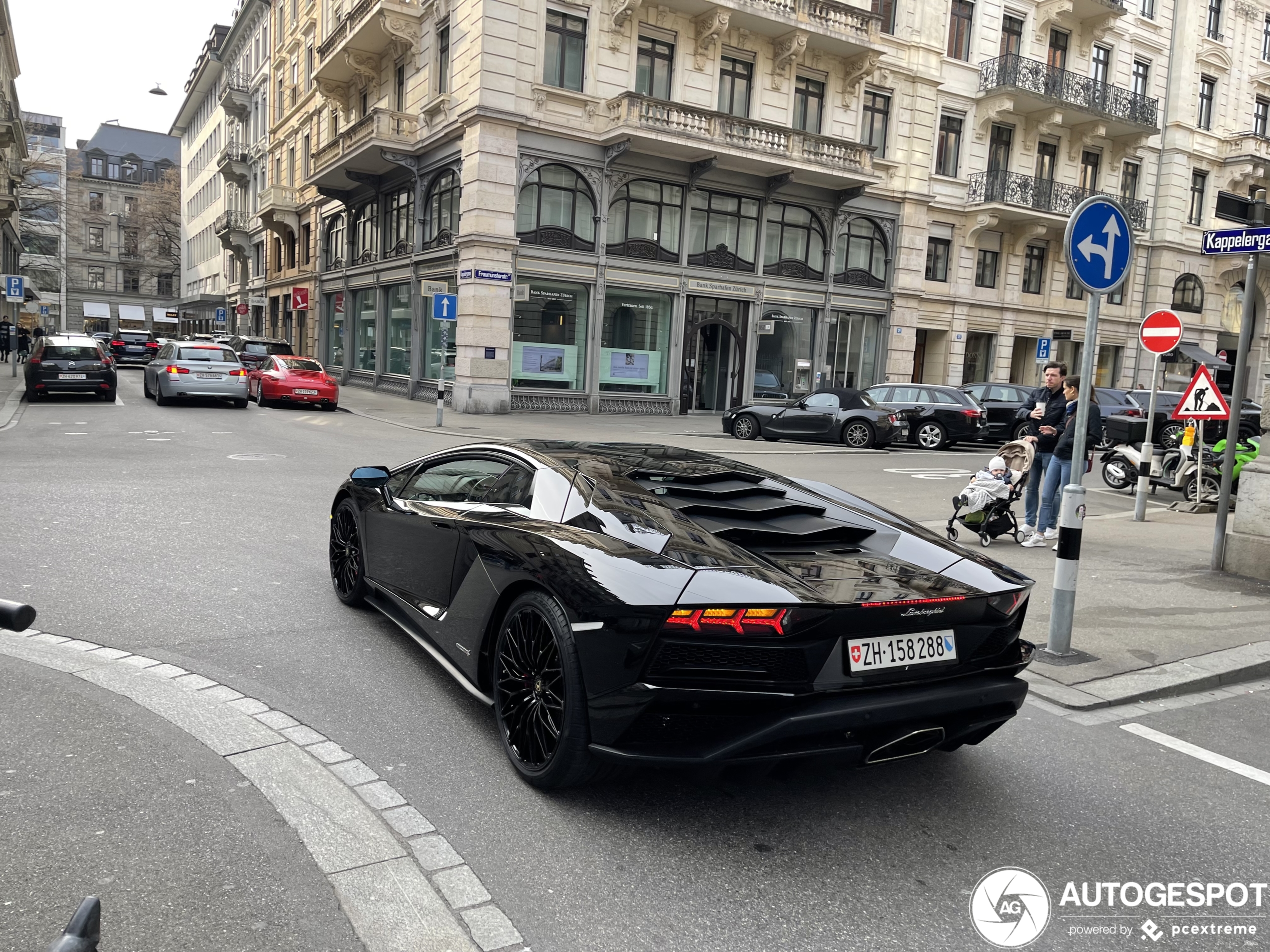 Lamborghini Aventador S LP740-4