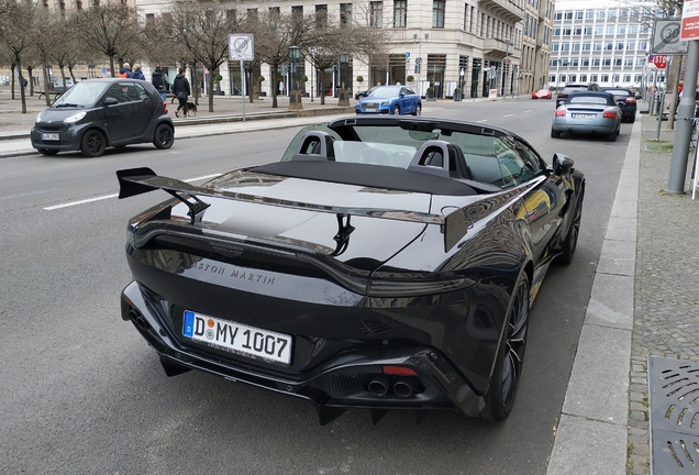 Aston Martin V8 Vantage Formula 1 Edition Roadster