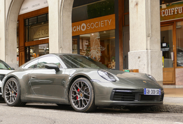 Porsche 992 Carrera 4S