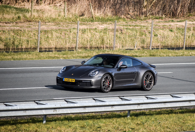 Porsche 992 Carrera 4S