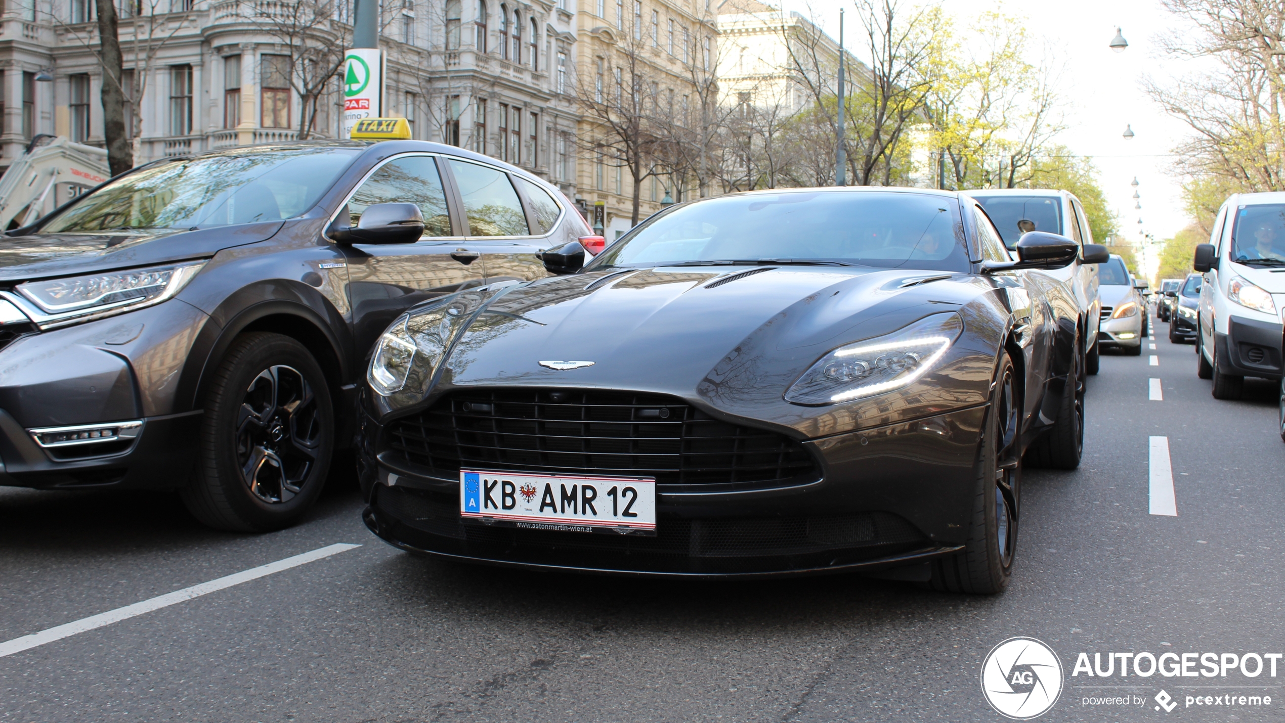 Aston Martin DB11 AMR