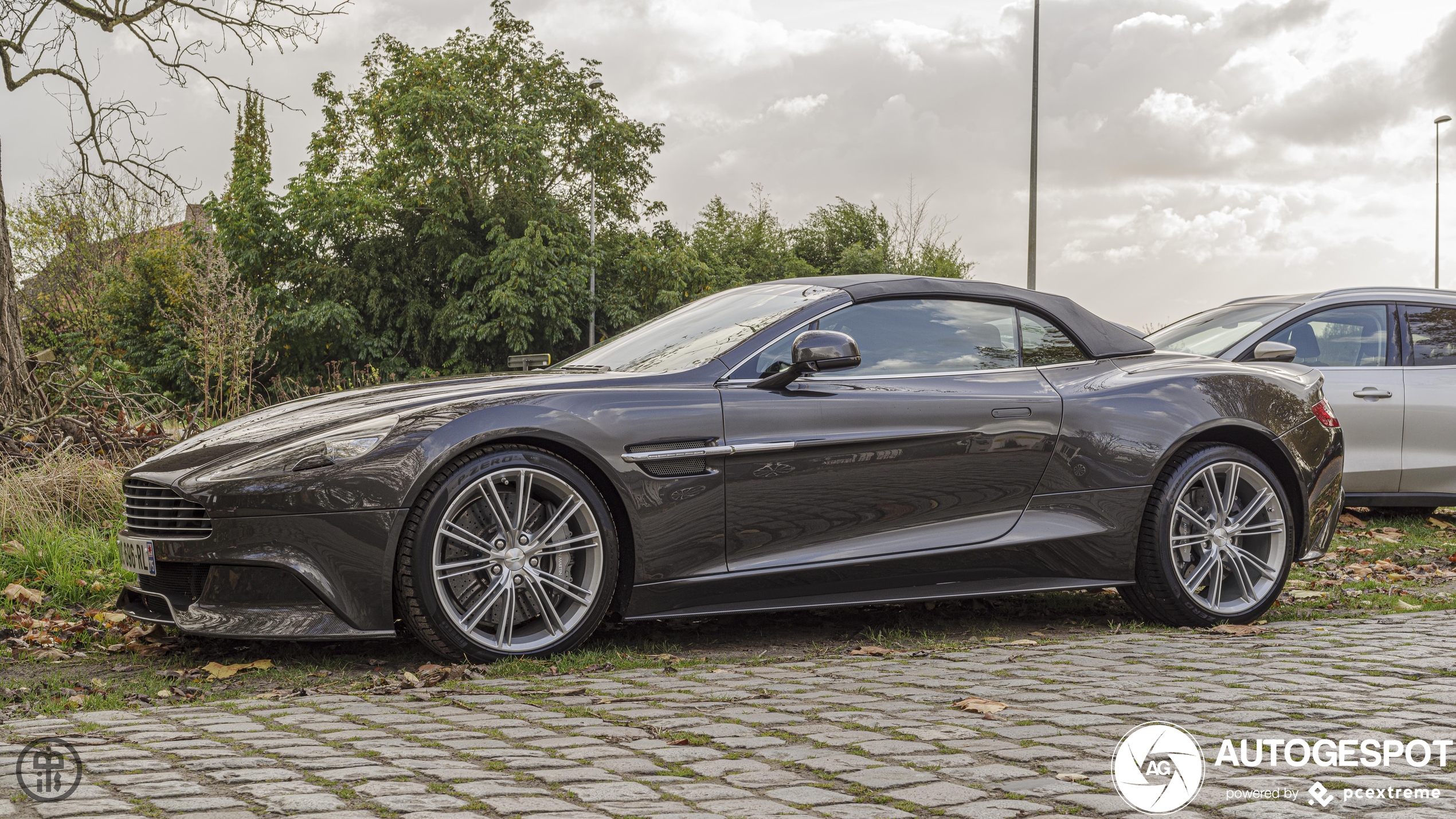 Aston Martin Vanquish Volante