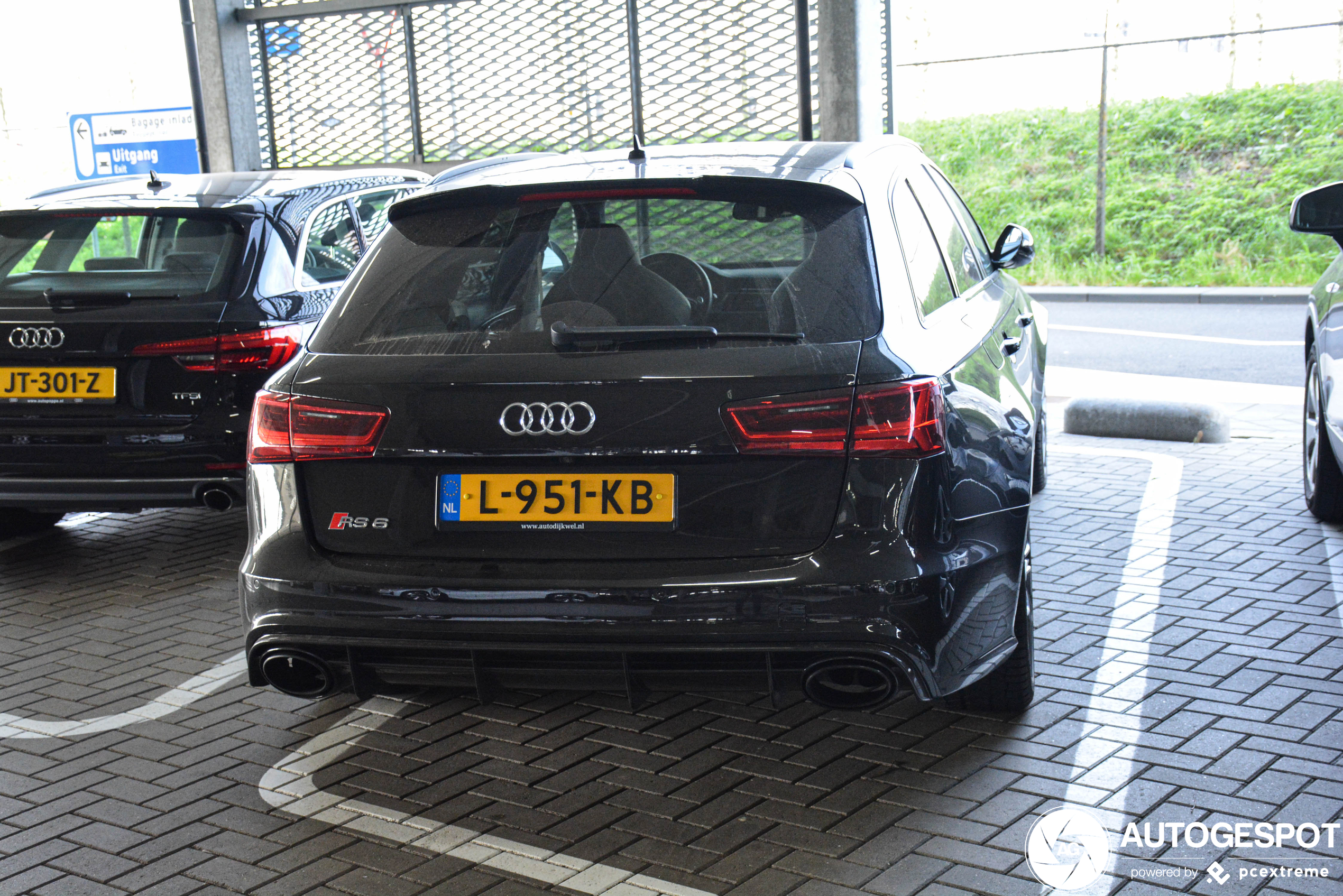 Audi RS6 Avant C7 2015