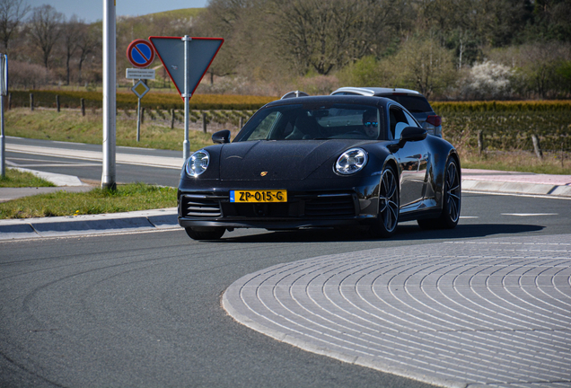 Porsche 992 Carrera 4S