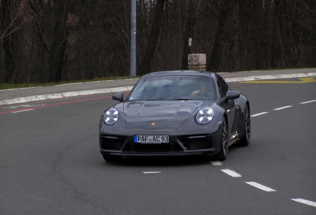 Porsche 992 Carrera 4S