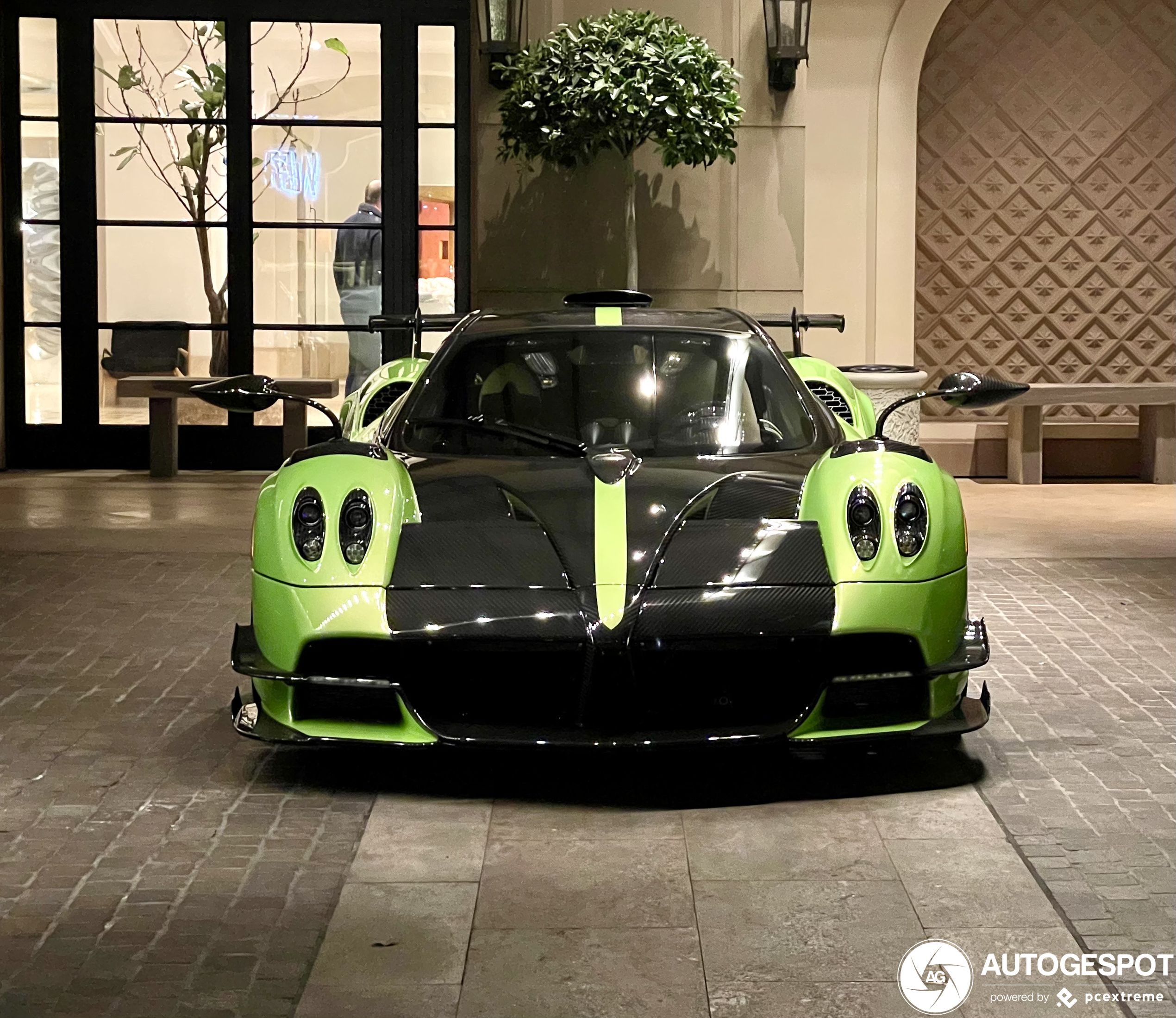 Pagani Huayra Roadster BC - 07 April 2022 - Autogespot