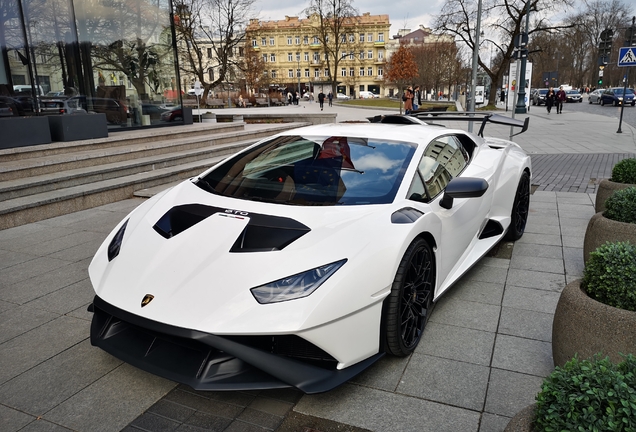 Lamborghini Huracán LP640-2 STO