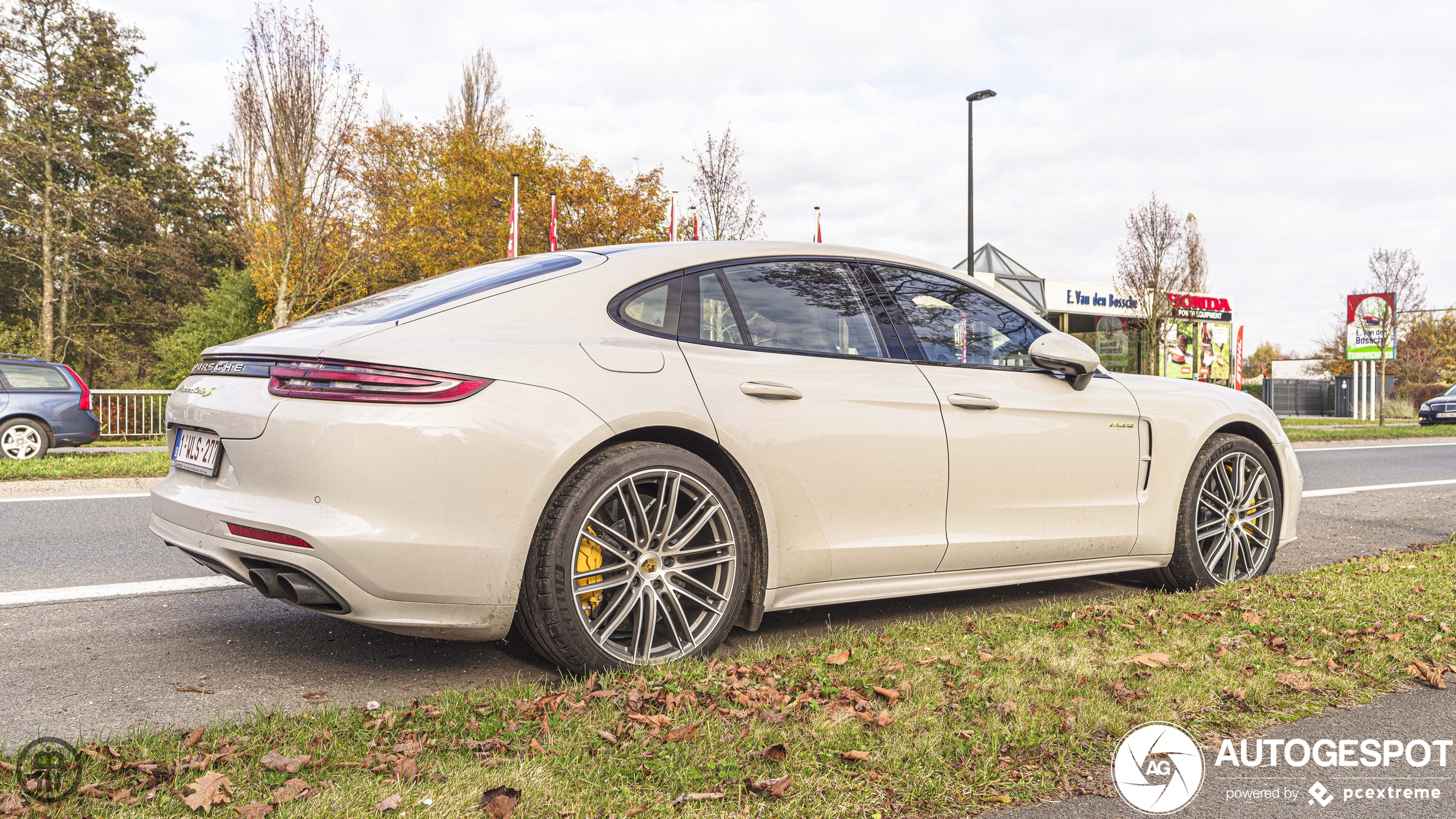 Porsche 971 Panamera Turbo S E-Hybrid