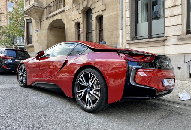 BMW i8 Protonic Red Edition