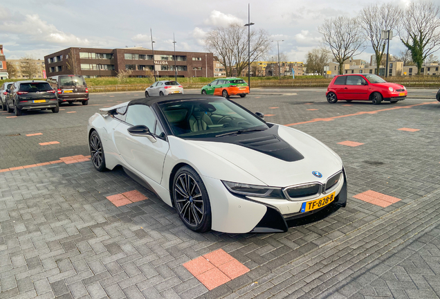 BMW i8 Roadster