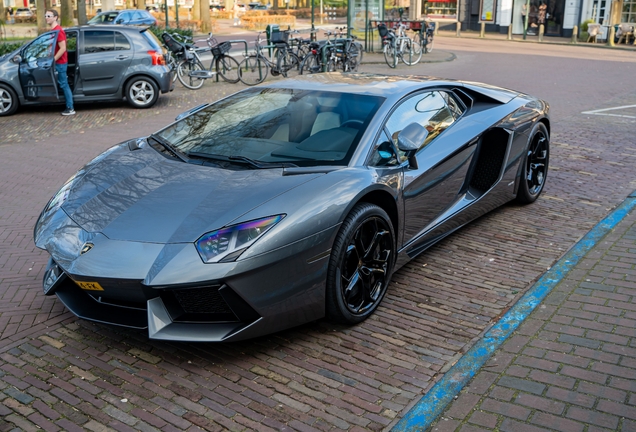 Lamborghini Aventador LP700-4