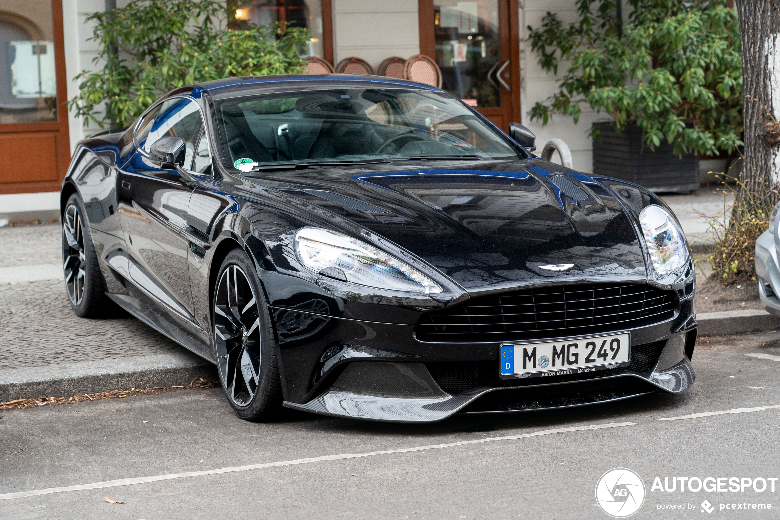 Aston Martin Vanquish 2013