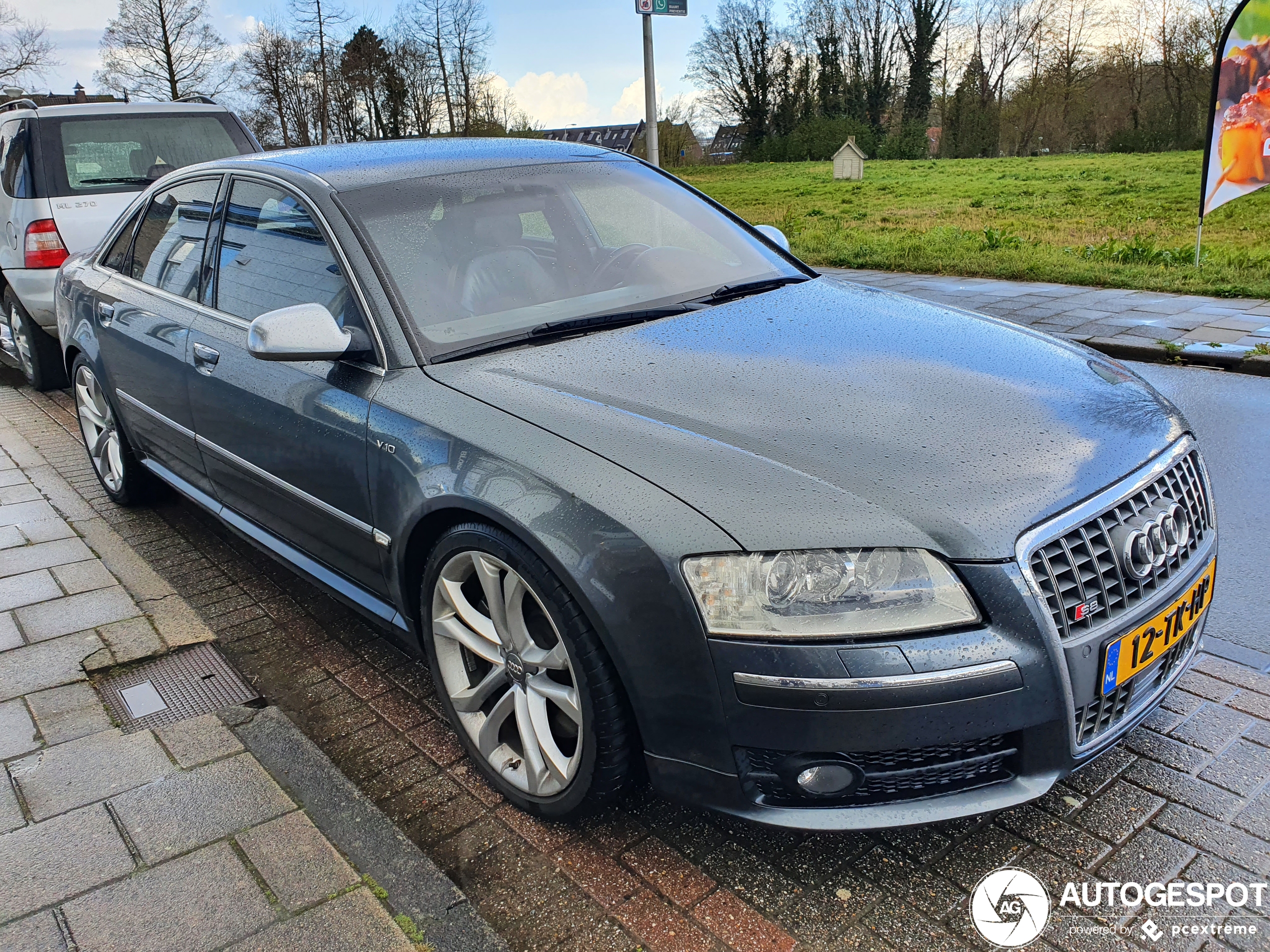 Audi S8 D3