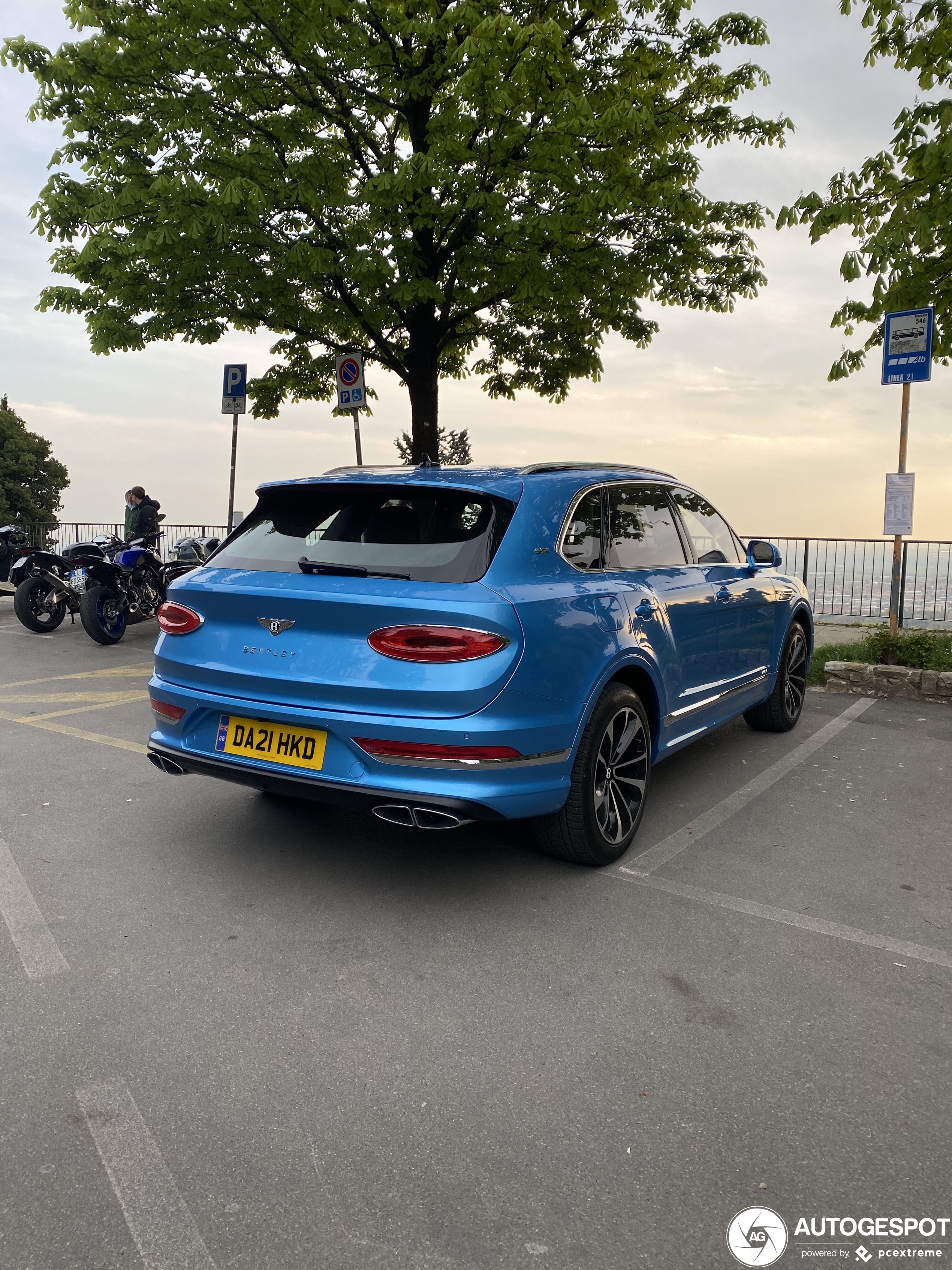 Bentley Bentayga Hybrid 2021 First Edition