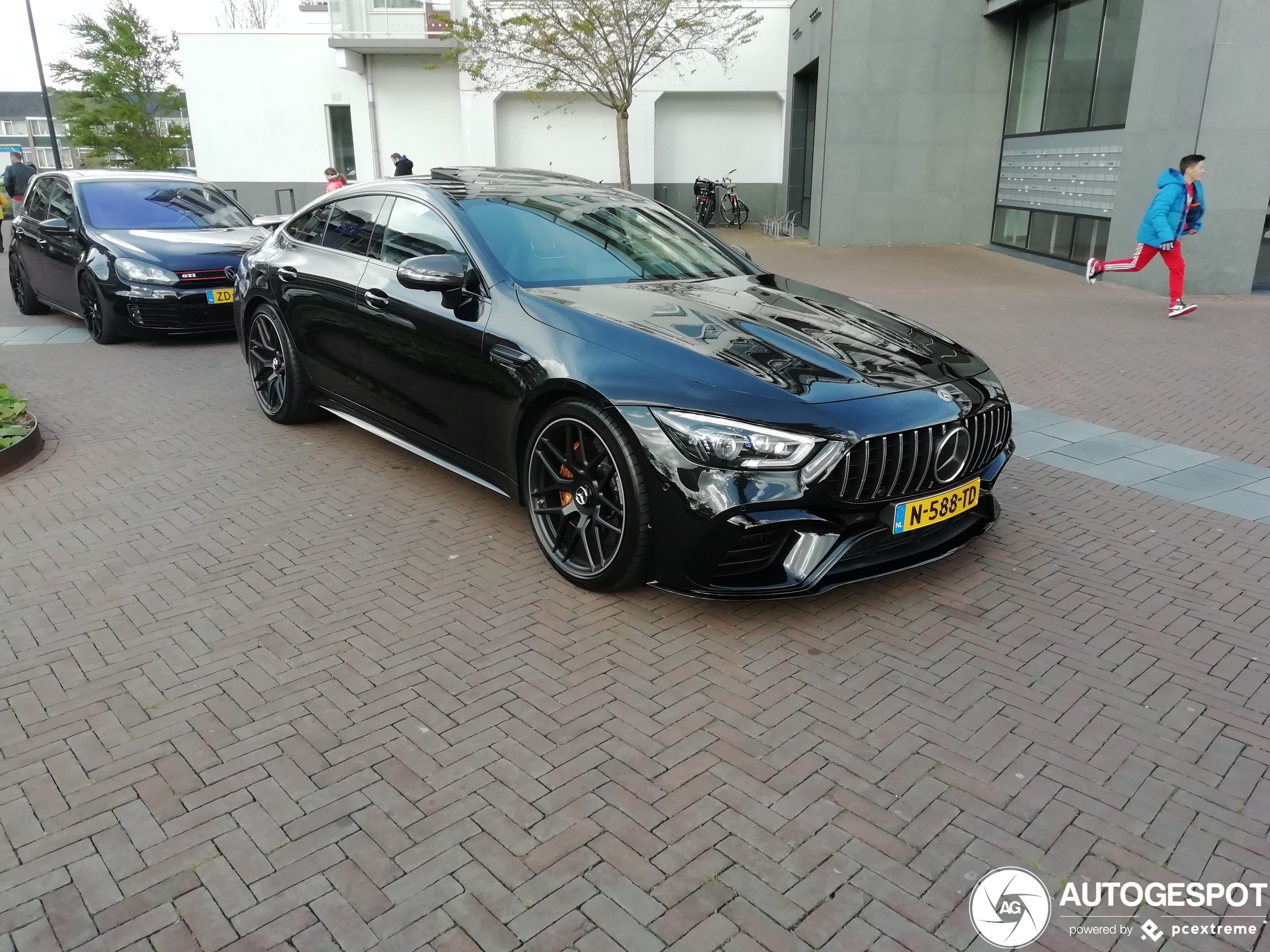 Mercedes-AMG GT 63 S X290