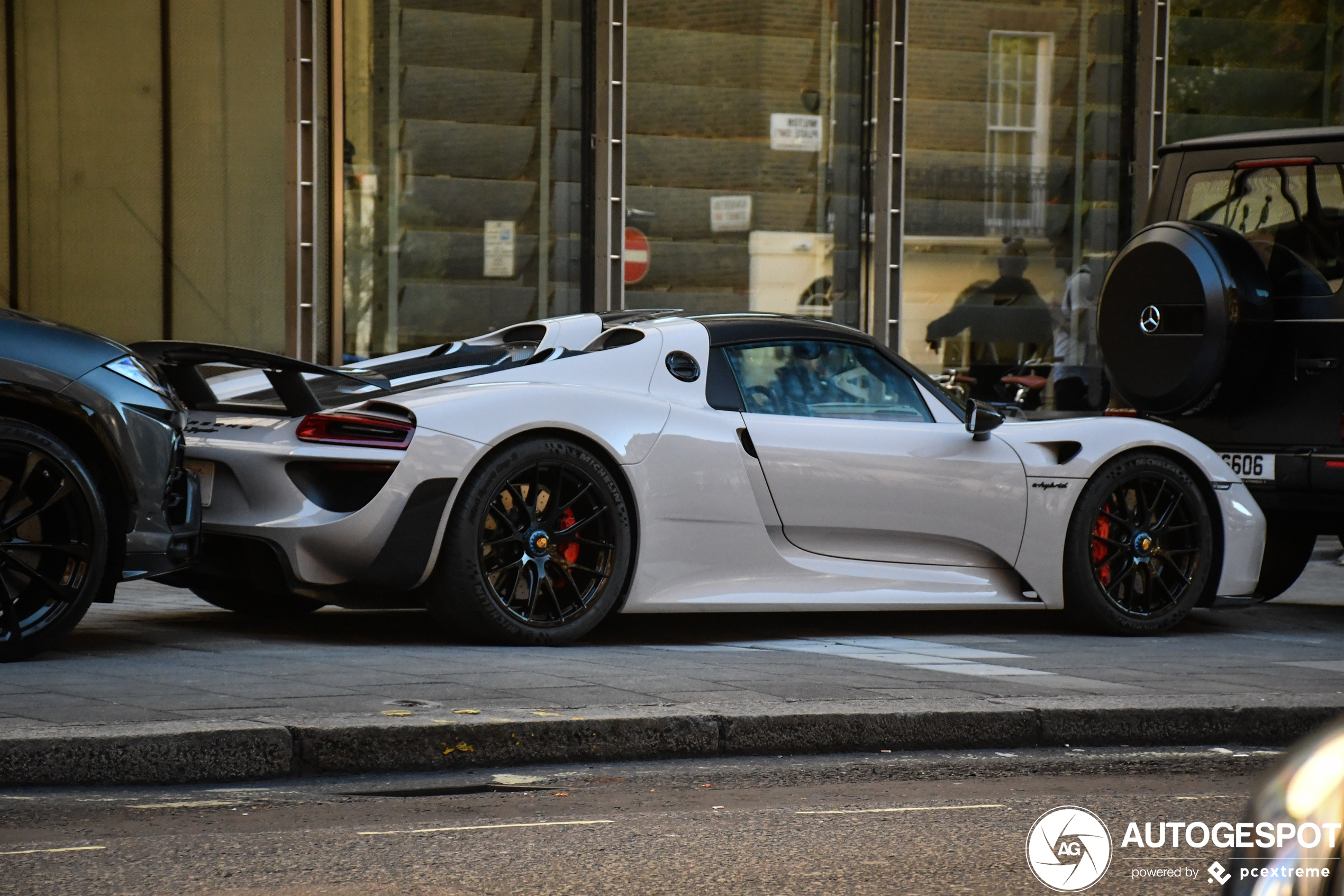 TKG様 918 at the Golden Gate : r/Porsche