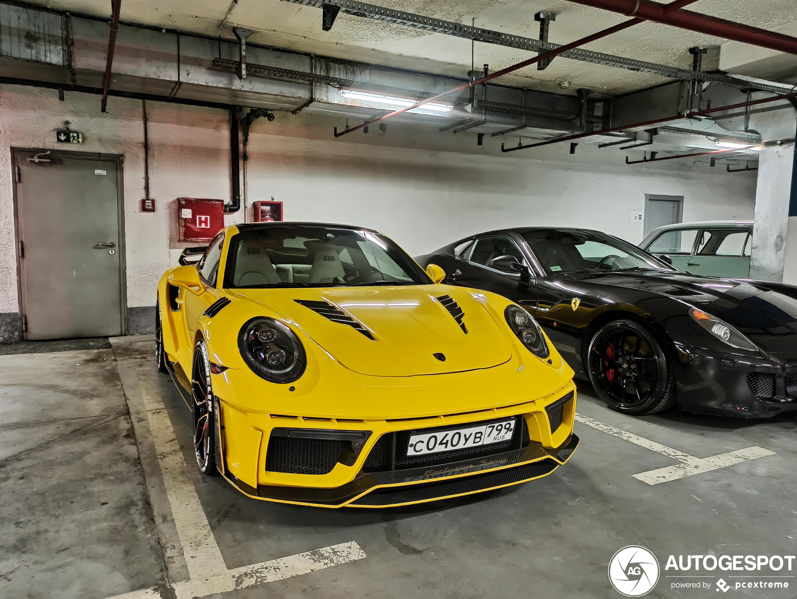 【未開封】アイドロン Porsche 911 Turbo S 2011 イエロー 未開封】アイドロン Porsche 911 Turbo S 2011 イエロー