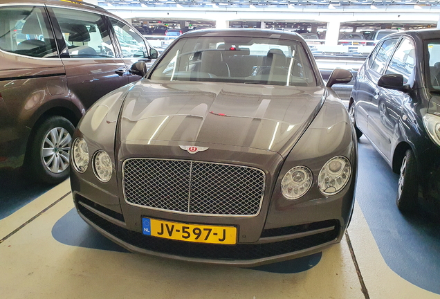 Bentley Flying Spur V8