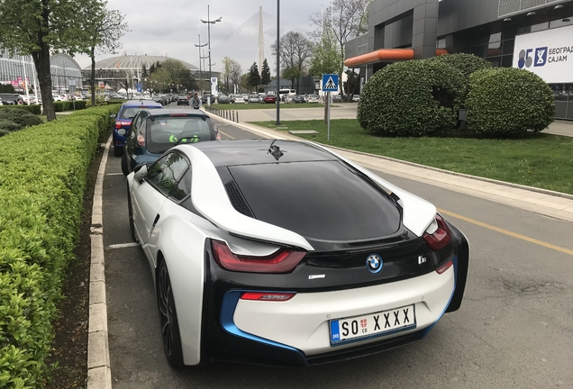 BMW i8